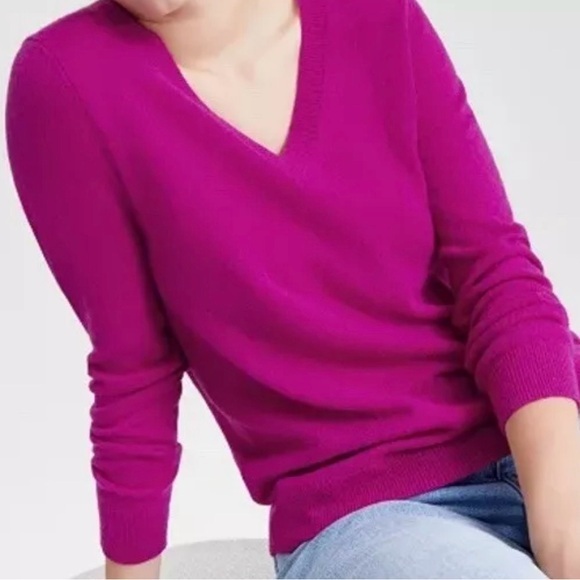 Charter Club Sweaters - 100% CASHMERE CHARTER CLUB LUXURY V-Neck Sweater Size M